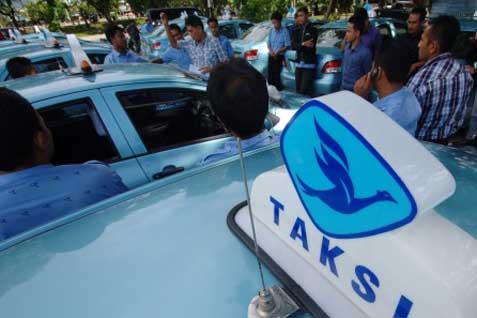  Pengusaha Taksi Makassar Tolak Kehadiran Blue Bird